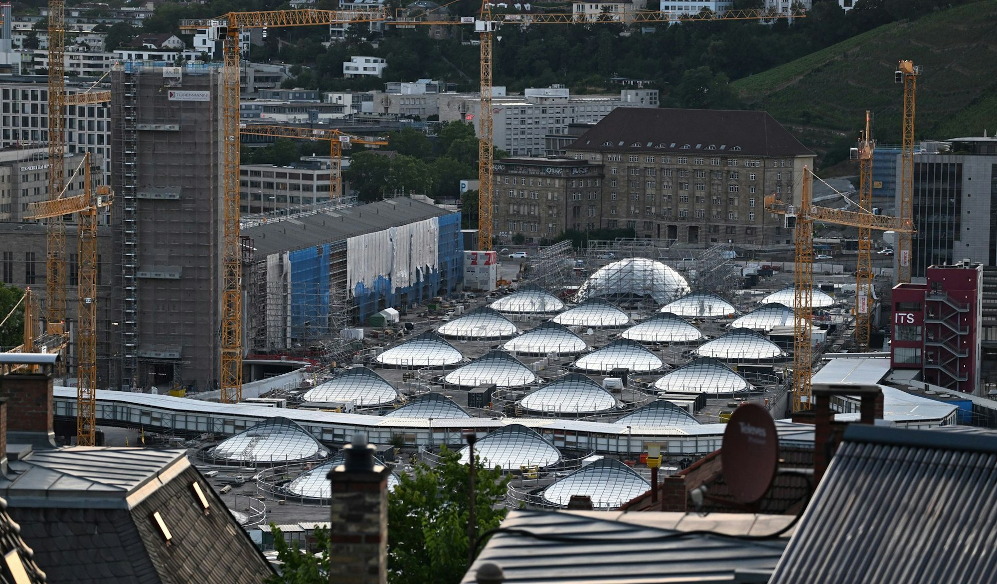 Der neue Tiefbahnhof in der Stuttgarter Innenstadt soll vermutlich Ende 2026 teilweise in Betrieb gehen. (Archivbild)