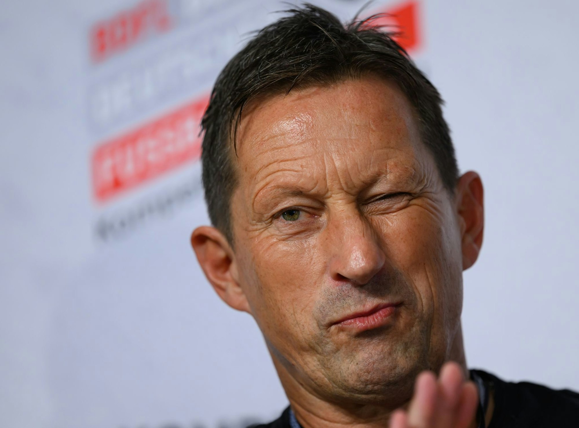 Hat in Lissabon jungen Spielern viel Einsatzzeit geben müssen: Roger Schmidt.