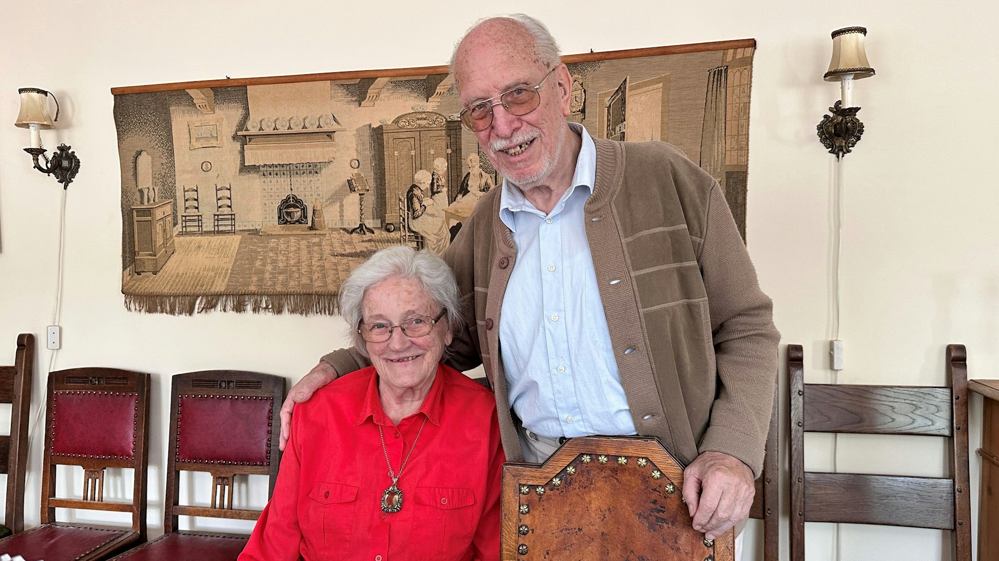 Irmgard und Johannes Alphons Poddewijns aus Bergneustadt feiern ihre Diamanthochzeit.