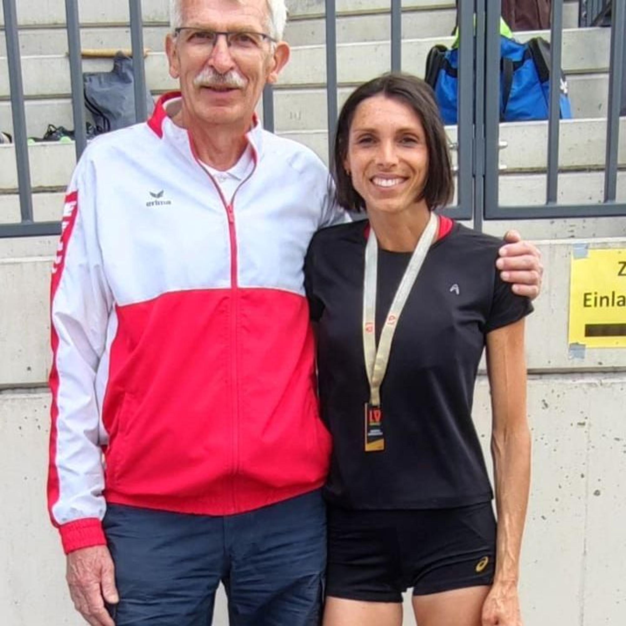 Die Athletin Kristina Marten mit ihrem Heimtrainer Hans-Werner Pütz.