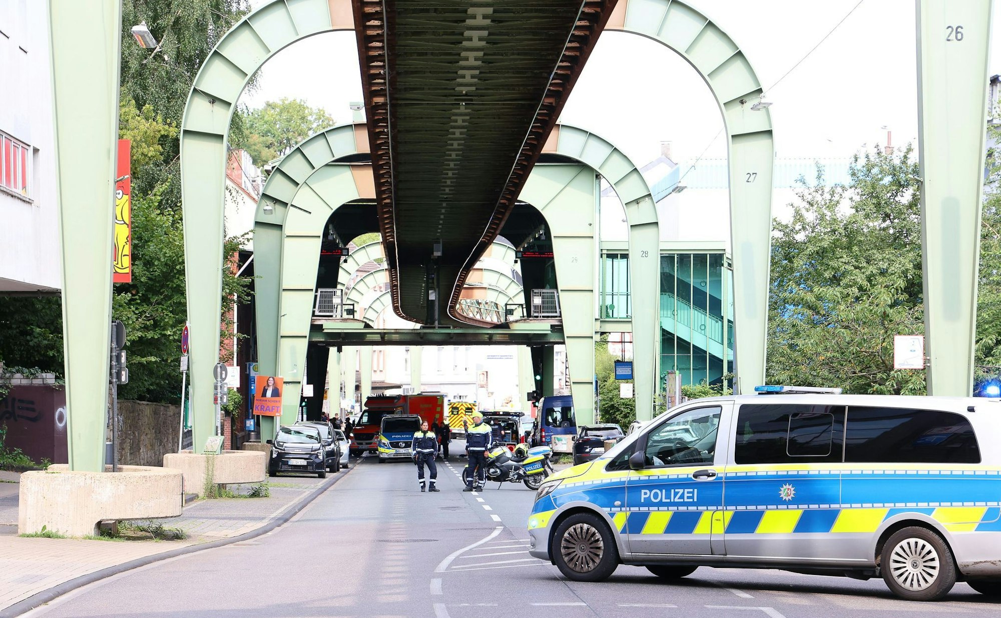 In Wuppertal ist es nach einer Bedrohungslage zu einem Polizeieinsatz gekommen.
