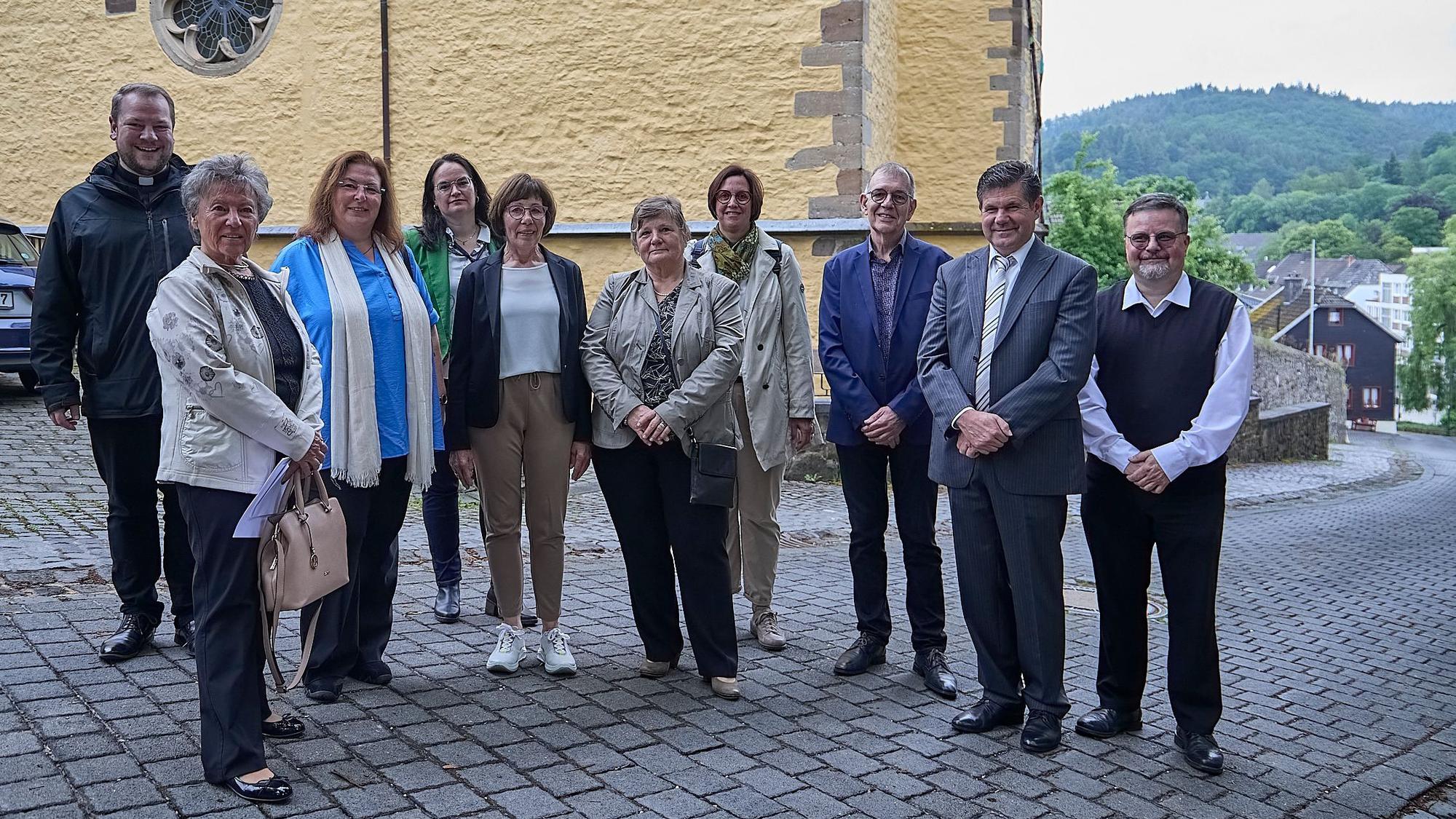 Gruppenfoto der neuen Beerdigungshelfer.