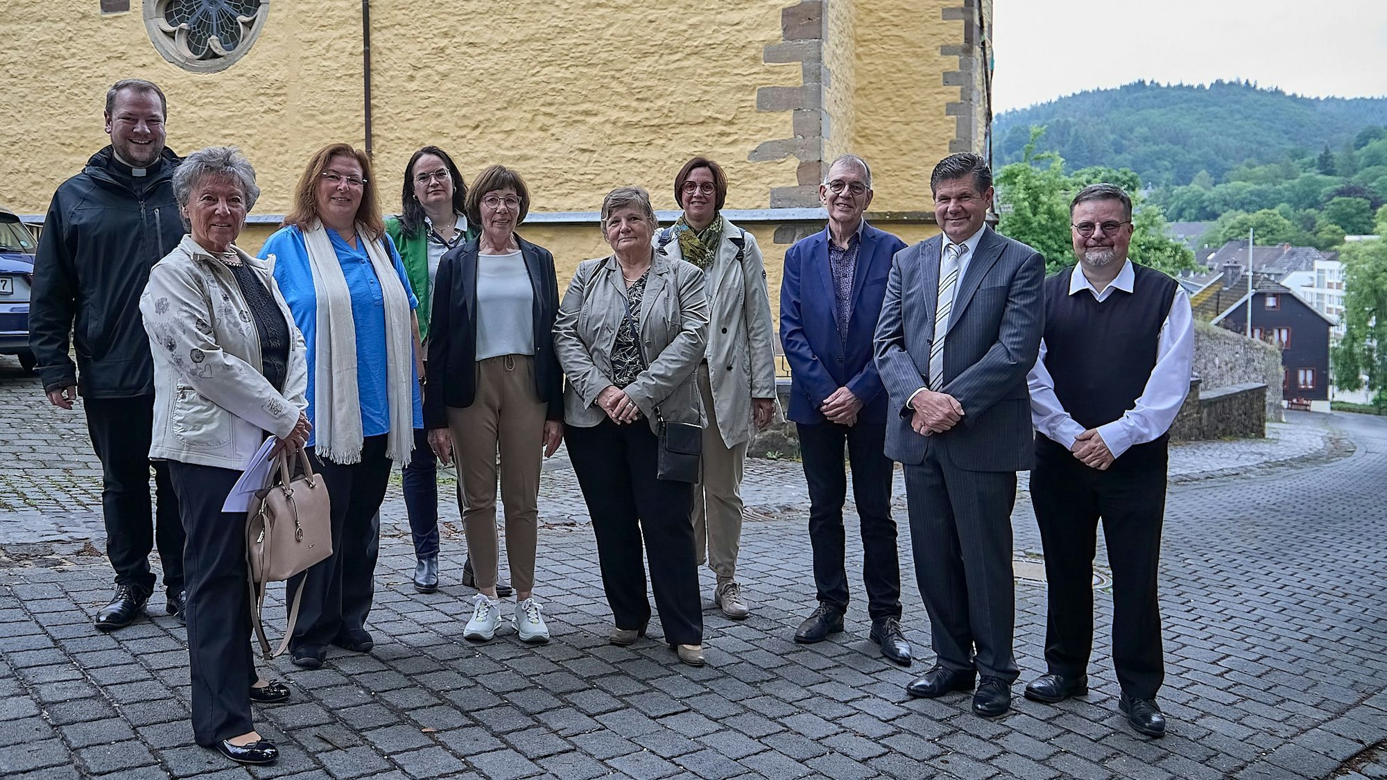 Gruppenfoto der neuen Beerdigungshelfer.