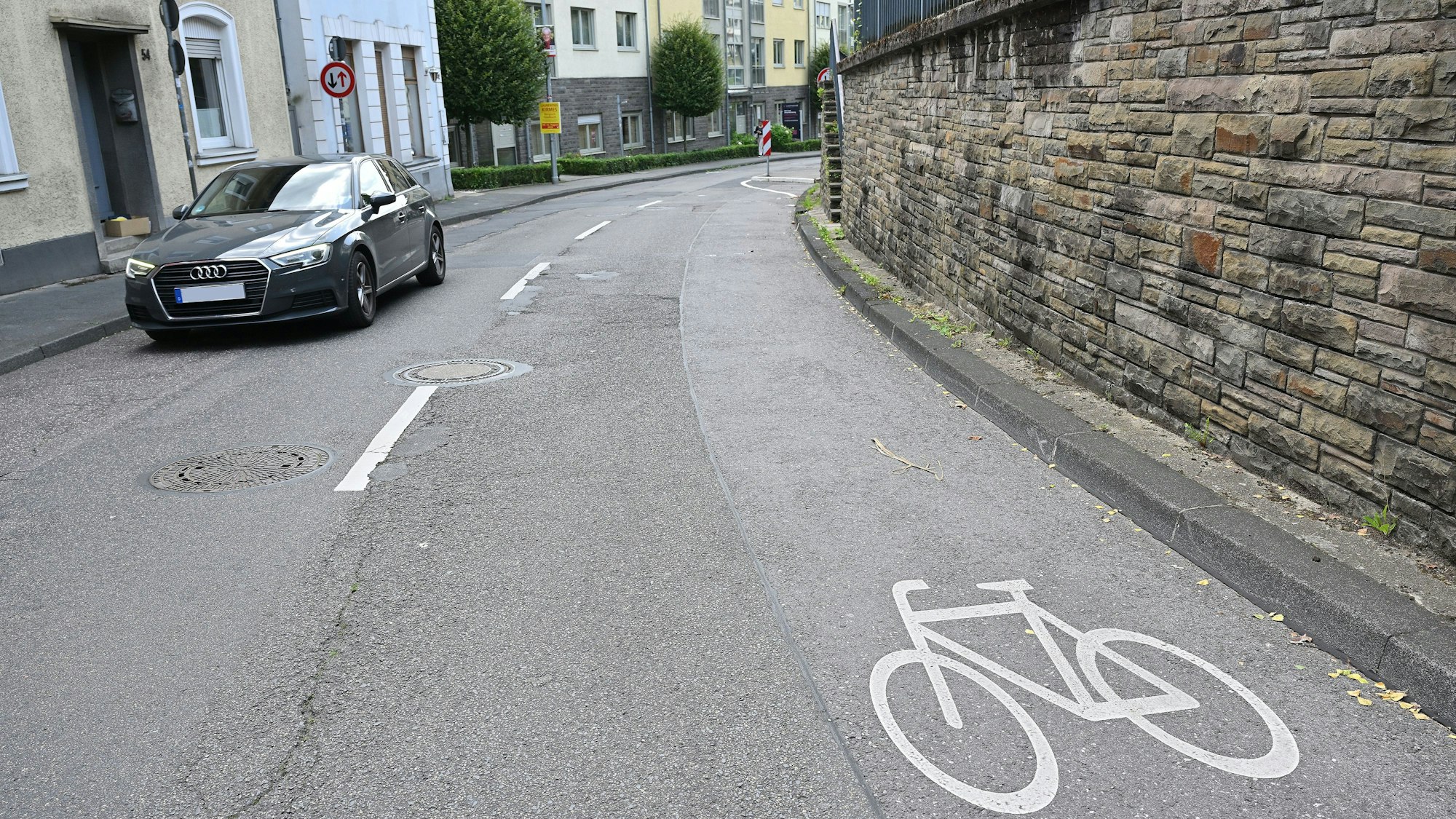 Das Foto zeigt die Laurentiusstraße in Bergisch Gladbach