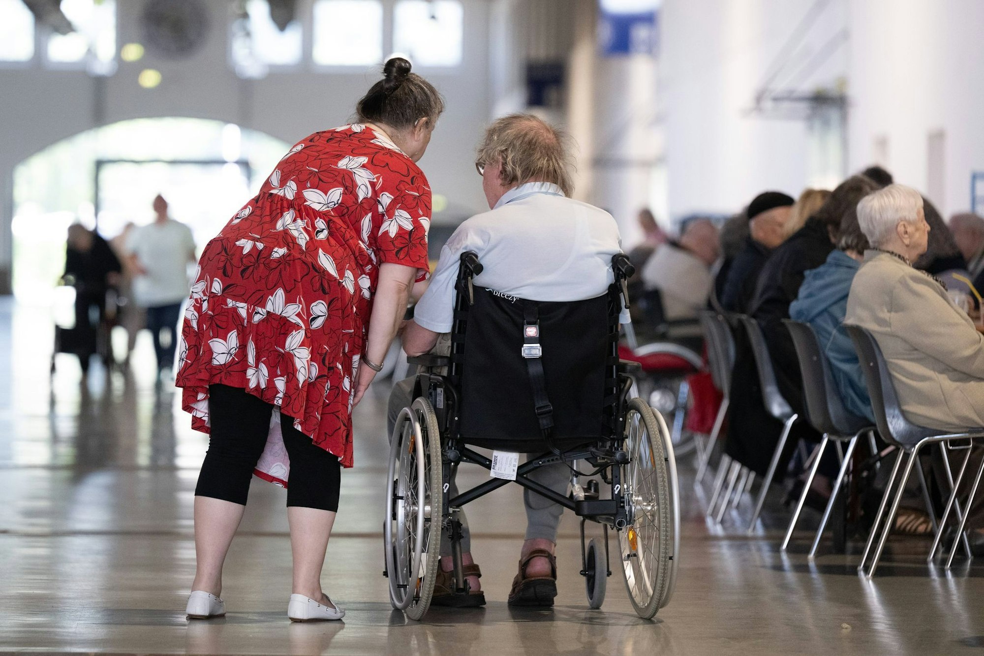 In der Dresdner Messe war eine Notunterkunft eingerichtet worden.