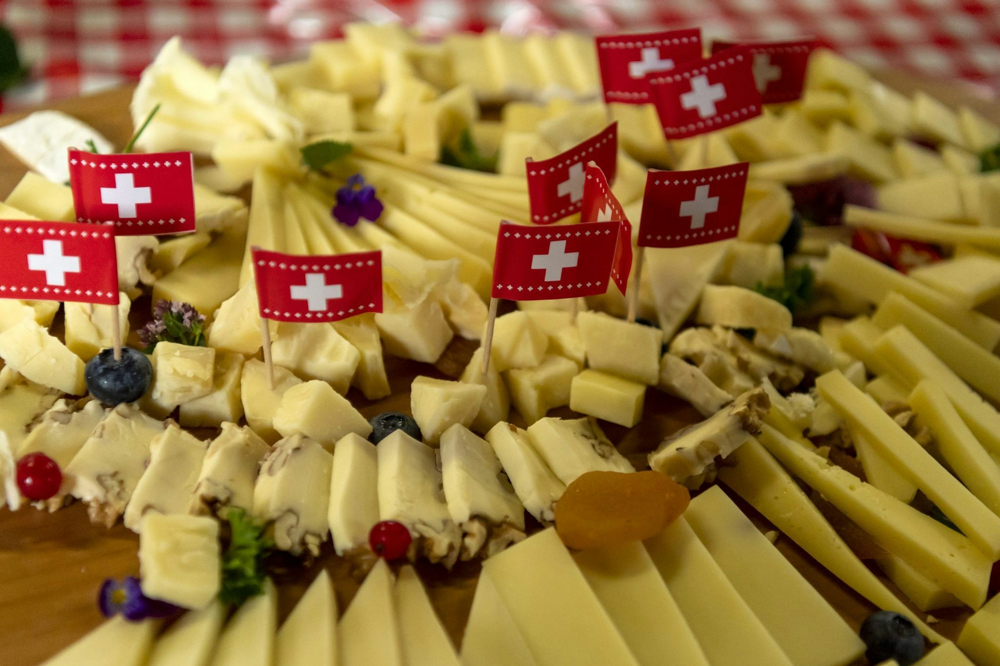 Schokolade und Käse aus der Schweiz dürfte in den USA unerschwinglich teuer werden (Archivbild)
