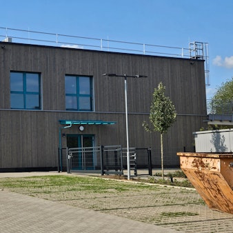 Zu sehen ist die Baustelle für die Kindertagesstätte Blumenwiese in Bedburg.