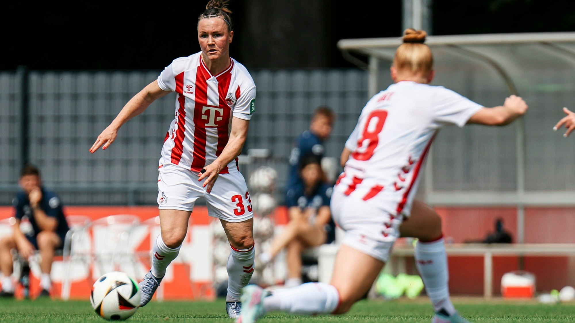 Testspiel: 1.FC Köln- OH Leuven 19.07.2025 Marina Hegering 1. FC Köln, 33 am Ball beim Testspiel: 1.FC Köln- OH Leuven Köln, Geißbockheim am 19.07.2025 *** Test match 1 FC Köln OH Leuven 19 07 2025 Marina Hegering 1 FC Köln, 33 on the ball at the test match 1 FC Köln OH Leuven Köln, Geißbockheim on 19 07 2025 Copyright: xBEAUTIFULxSPORTS/Freisenx