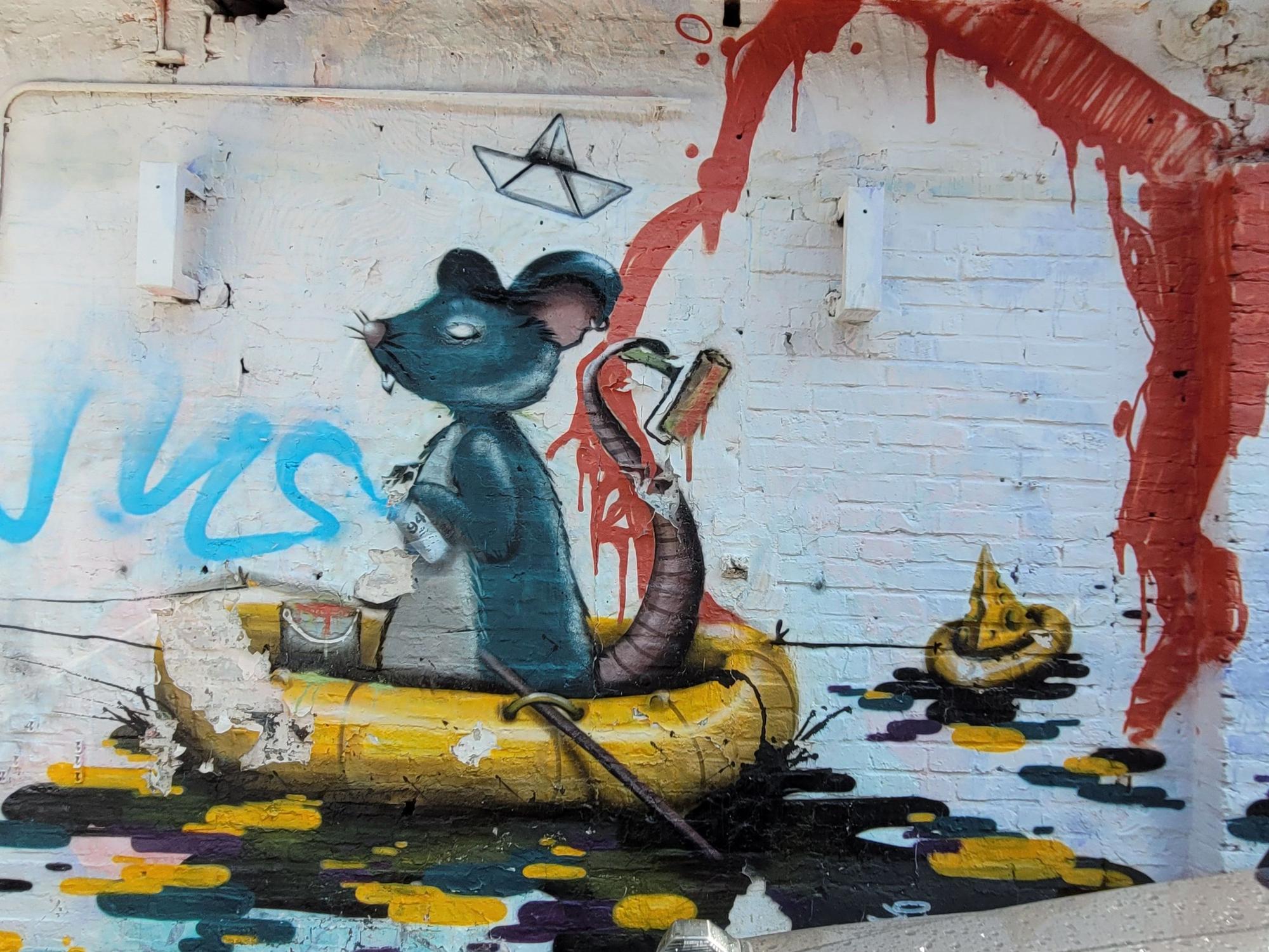 Ein Nager in einem Schlauchboot.