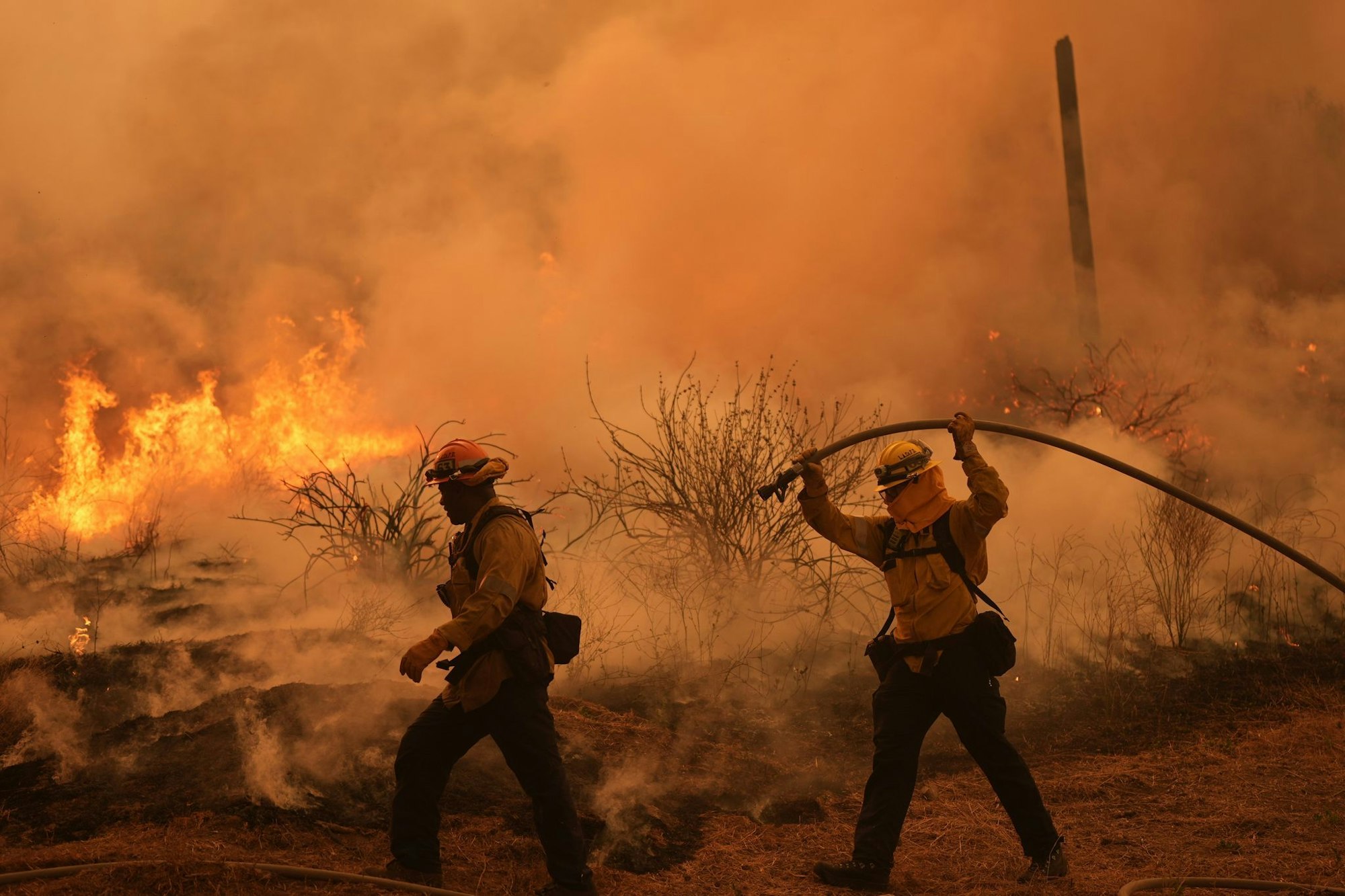 Etwa 60 Kilometer nordwestlich von Los Angeles ist das «Canyon Fire» ausgebrochen.