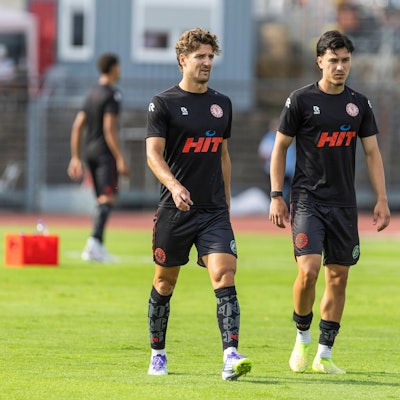 Testspiel: Fortuna Köln - 1. FC Köln 18.07.2025 Enzo Wirtz Fortuna Köln, 9, Younes Derbali Fortuna Köln, 26 im Testspiel zwischen Fortuna Köln und dem 1. FC Köln, am 18.07.2025, Südstadion, Köln. *** Test match Fortuna Cologne 1 FC Cologne 18 07 2025 Enzo Wirtz Fortuna Cologne, 9 , Younes Derbali Fortuna Cologne, 26 in the test match between Fortuna Cologne and 1 FC Cologne, on 18 07 2025, Südstadion, Cologne Copyright: xBEAUTIFULxSPORTS/Meuselx