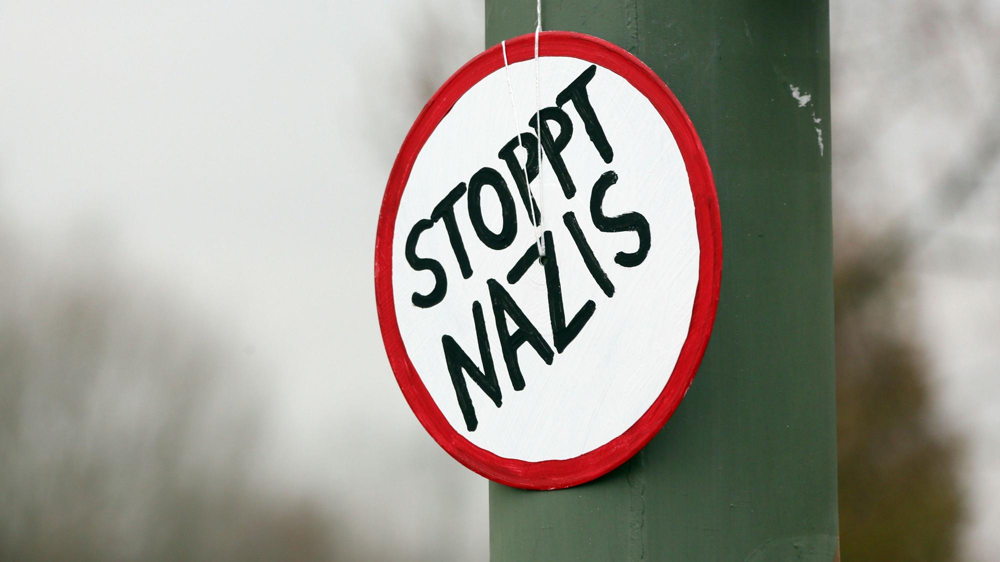 In Essen sind am Freitag Teilnehmende einer Gegendemo von Neonazis angegriffen worden (Symbolbild).