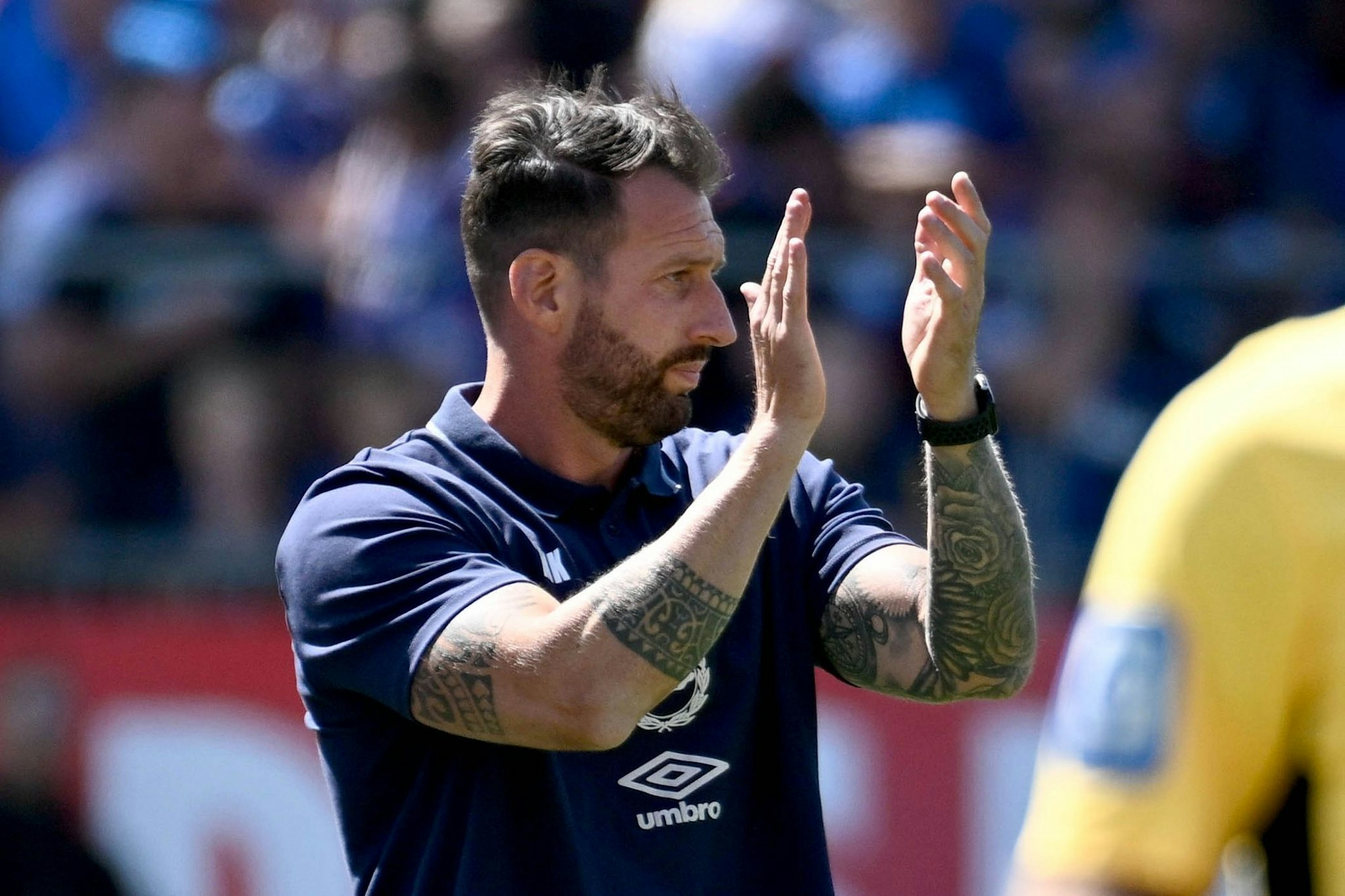 Sah den zweiten Saisonsieg seiner Mannschaft: Arminias Trainer Mitch Kniat.