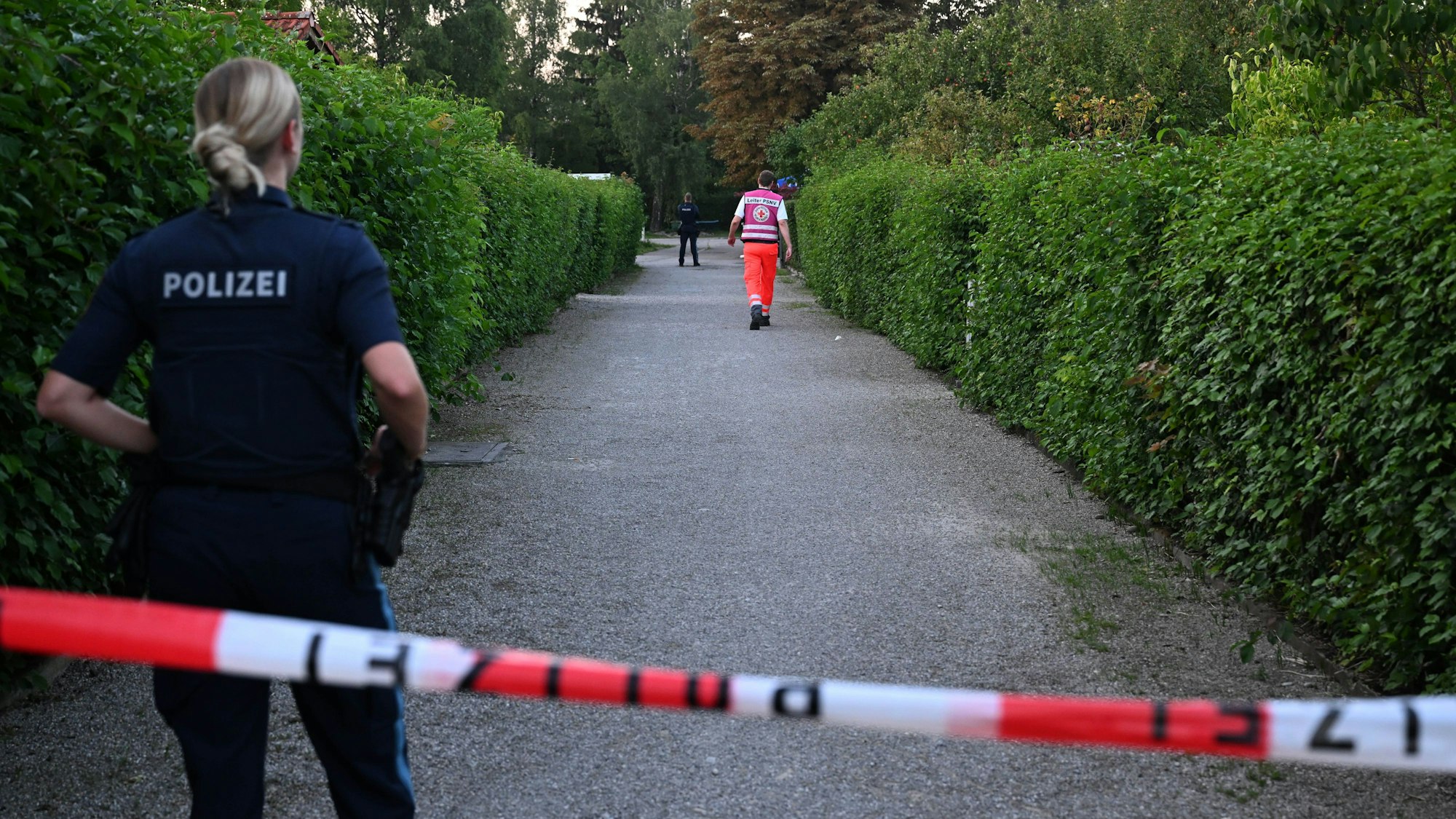 Polizei ist in der Kleingartenanlage im Einsatz.