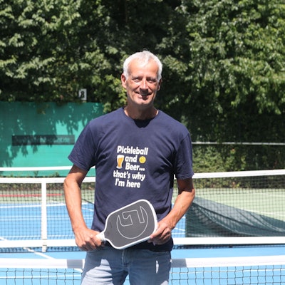 Wolfgang Ruttscheidt ist Initiator, Förderer der modernen Sportart aus USA, Trainer, Investor und nebenbei mit 62 Jahren auch noch einer der Top-Spieler in Deutschland.