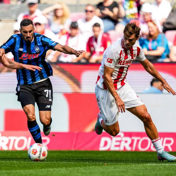 Lauffreudig: Bergamos Davide Zappacosta wird von Sebastian Sebulonsen (l.) und Joel Schmied (r.) attackiert.
