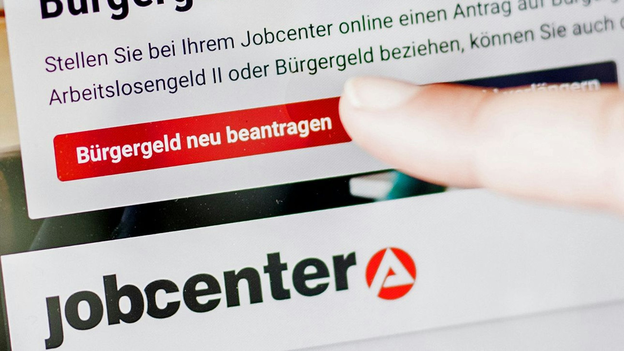 Geflüchtete aus dem Kriegsgebiet bekommen die staatliche Leistung in der Regel ohne weitere Formalitäten.