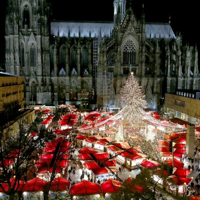 Aushängeschild für Köln: Der Weihnachtsmarkt auf dem Roncalliplatz zieht mehr als vier Millionen Besucher pro Jahr an.