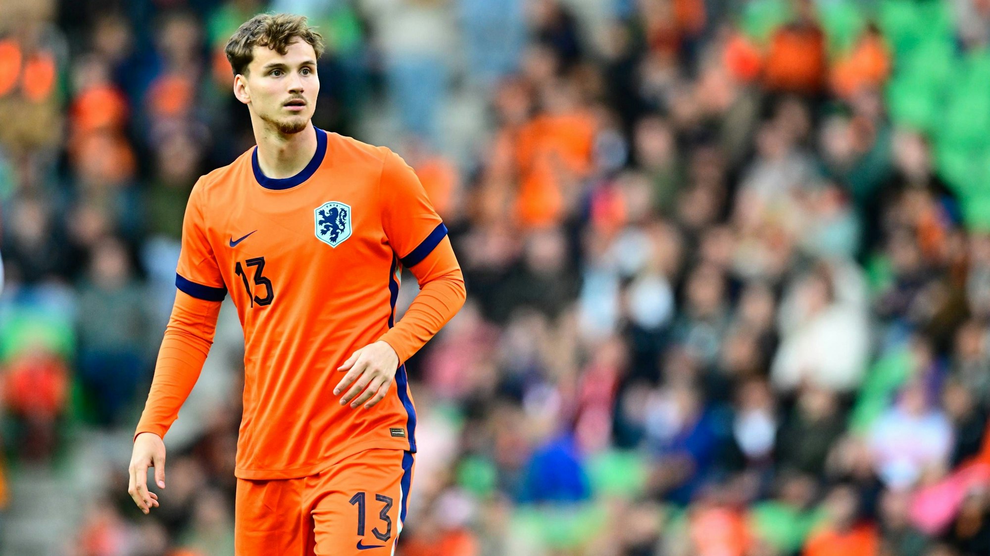 Der nächste Neuzugang beim 1. FC Köln: Innenverteidiger Rav van den Berg kommt vom FC Middlesbrough.