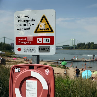 Köln, RSK, Schwimmen im Rhein bei Rodenkirchen