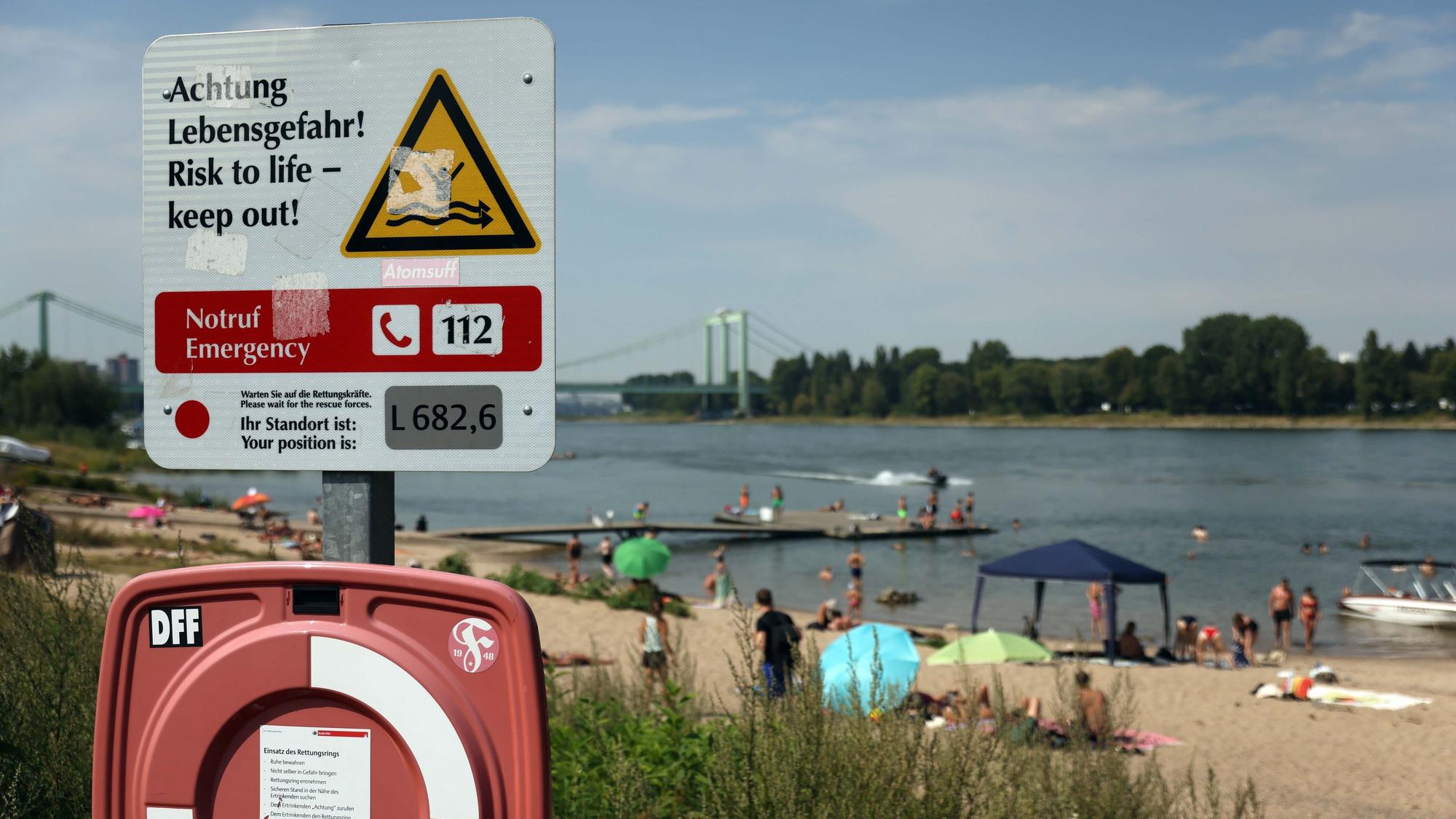 Köln, RSK, Schwimmen im Rhein bei Rodenkirchen