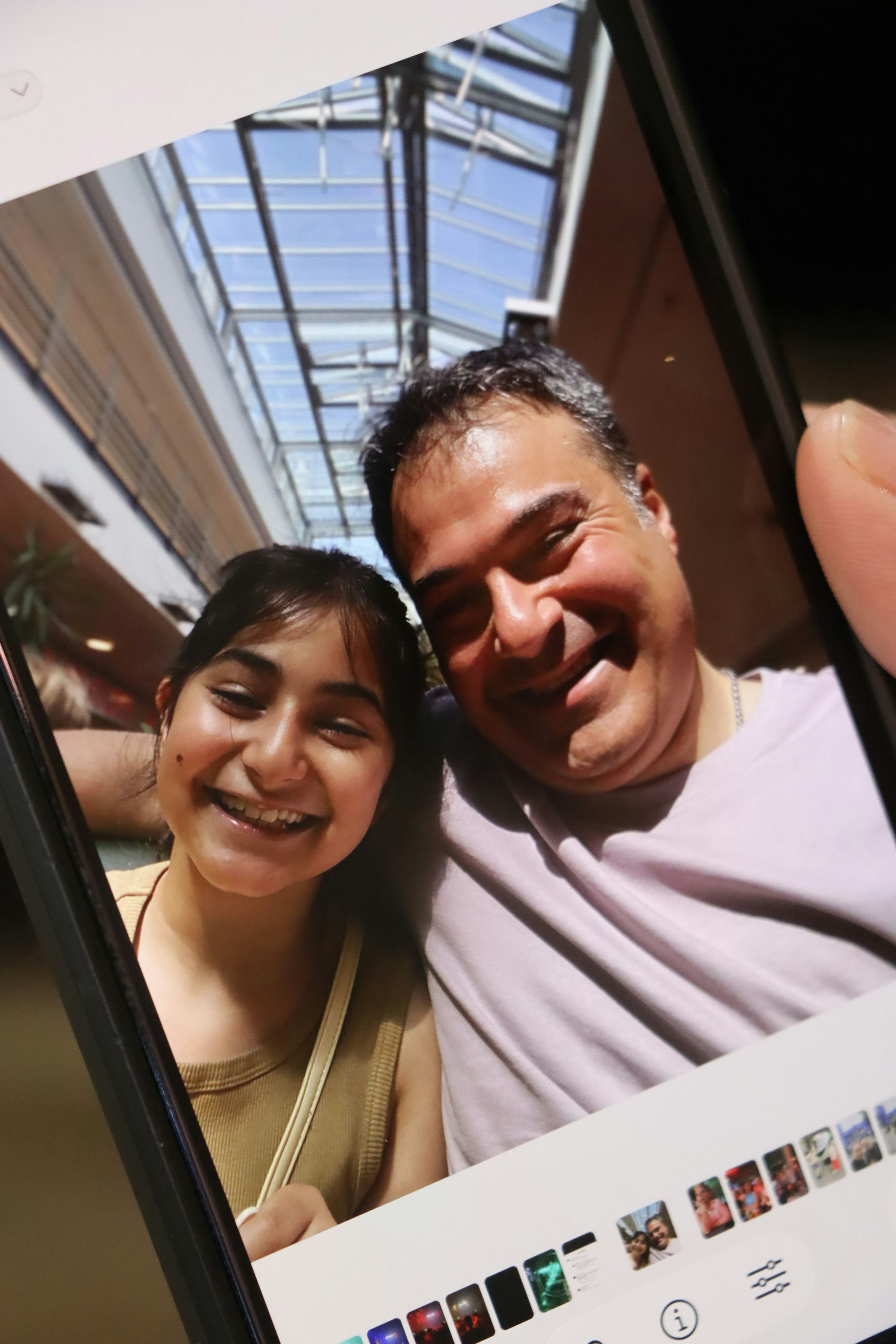 Ein Foto aus glücklichen Tagen: Amir Vala mit seiner Tochter Avin.