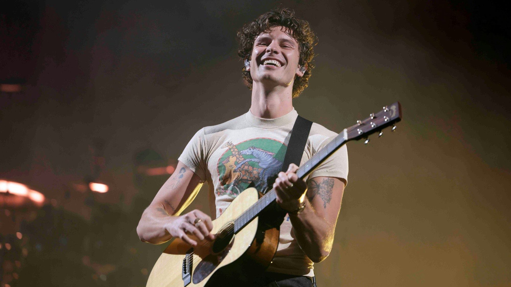 Shawn Mendes (* 8. August 1998 in Toronto, Ontario, kanadischer Popsänger und Songwriter)
gastiert auf seiner "On The Road Again"-Tour
am 12. August 2025
in der Lanxess Arena, Deutz-Kalker Straße 1, 50679 Köln