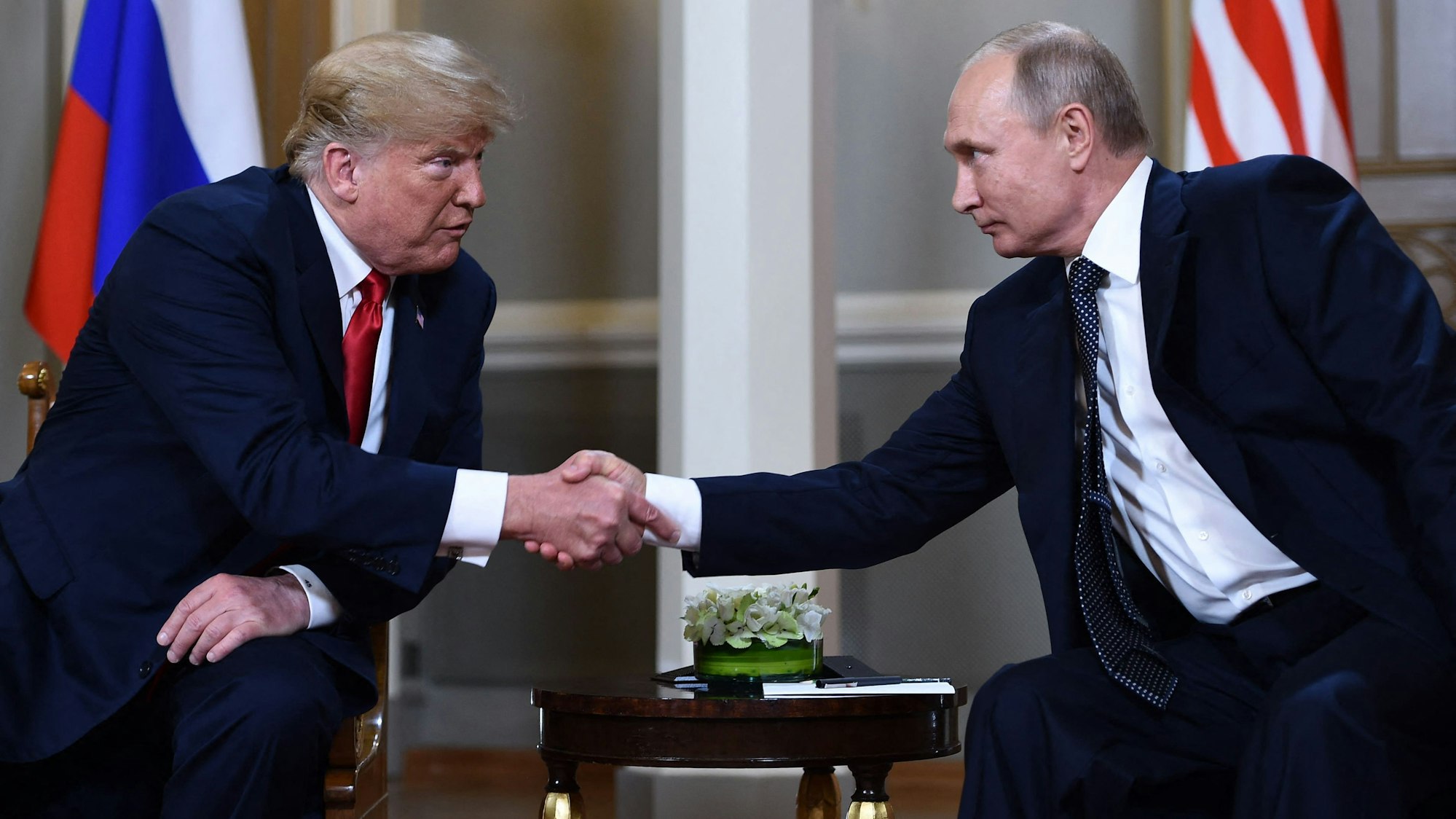 Berater waren entsetzt: Trump und Putin bei ihrem Gipfeltreffen in Helsinki 2018.