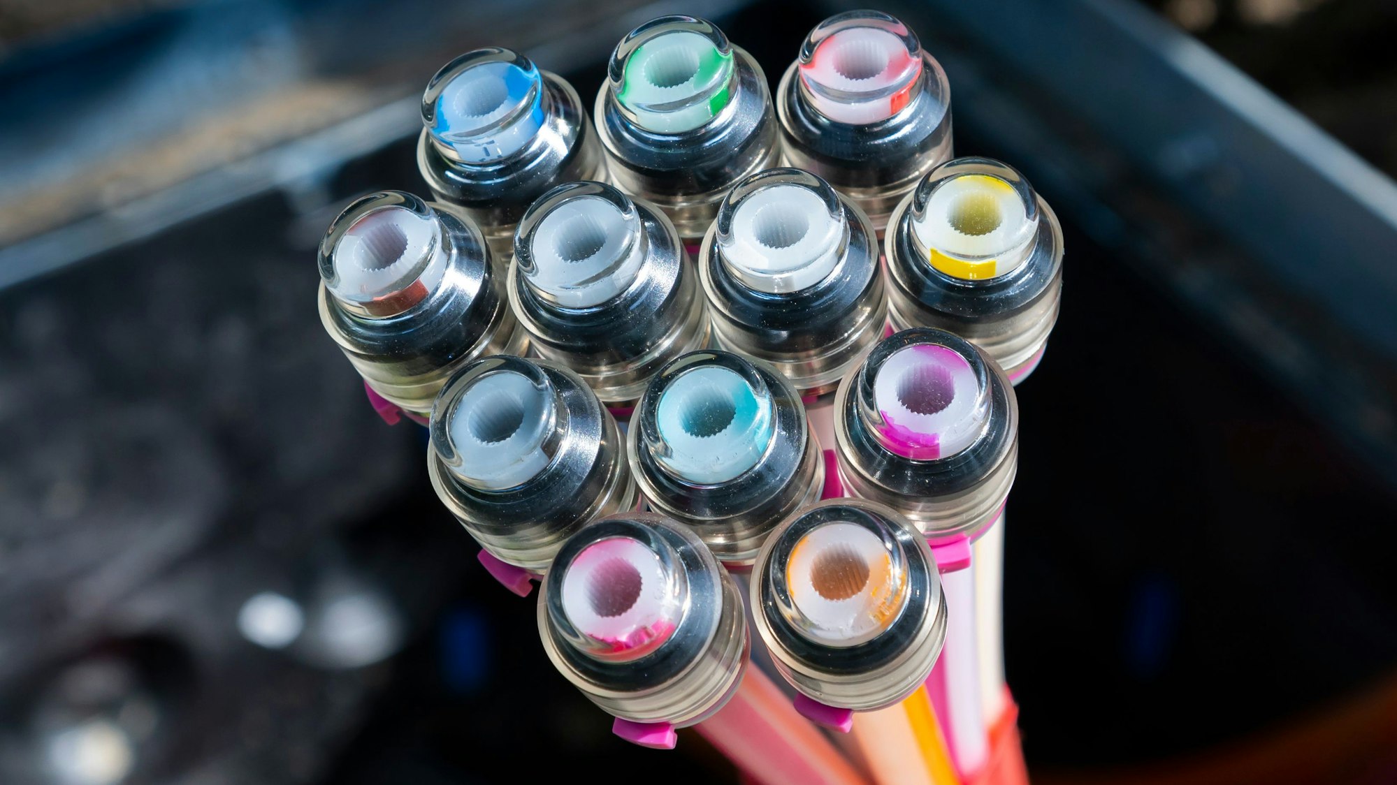 Das Ende eines Bündels Glasfaserkabel. Das Ausbauziel für 2025 wurde bereits im Juli übertroffen.