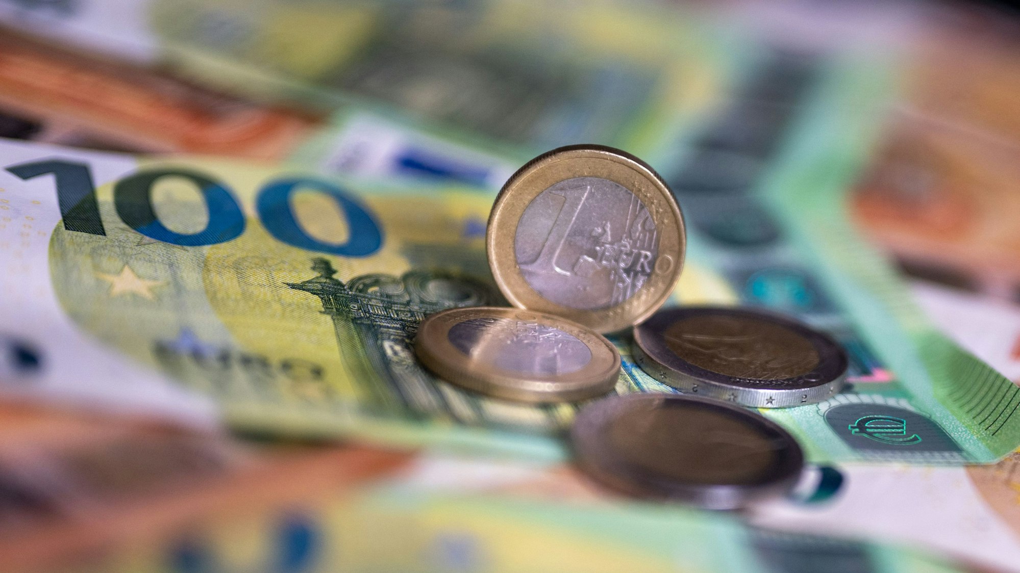 Das Land NRW stellt für die Dauer von drei Jahrzehnten jährlich 250 Millionen Euro bereit, um Kommunen von Altschulden zu entlasten.