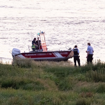 Einsatzkräfte der Polizei, Feuerwehr und DRLG im Einsatz (Symbolfoto).