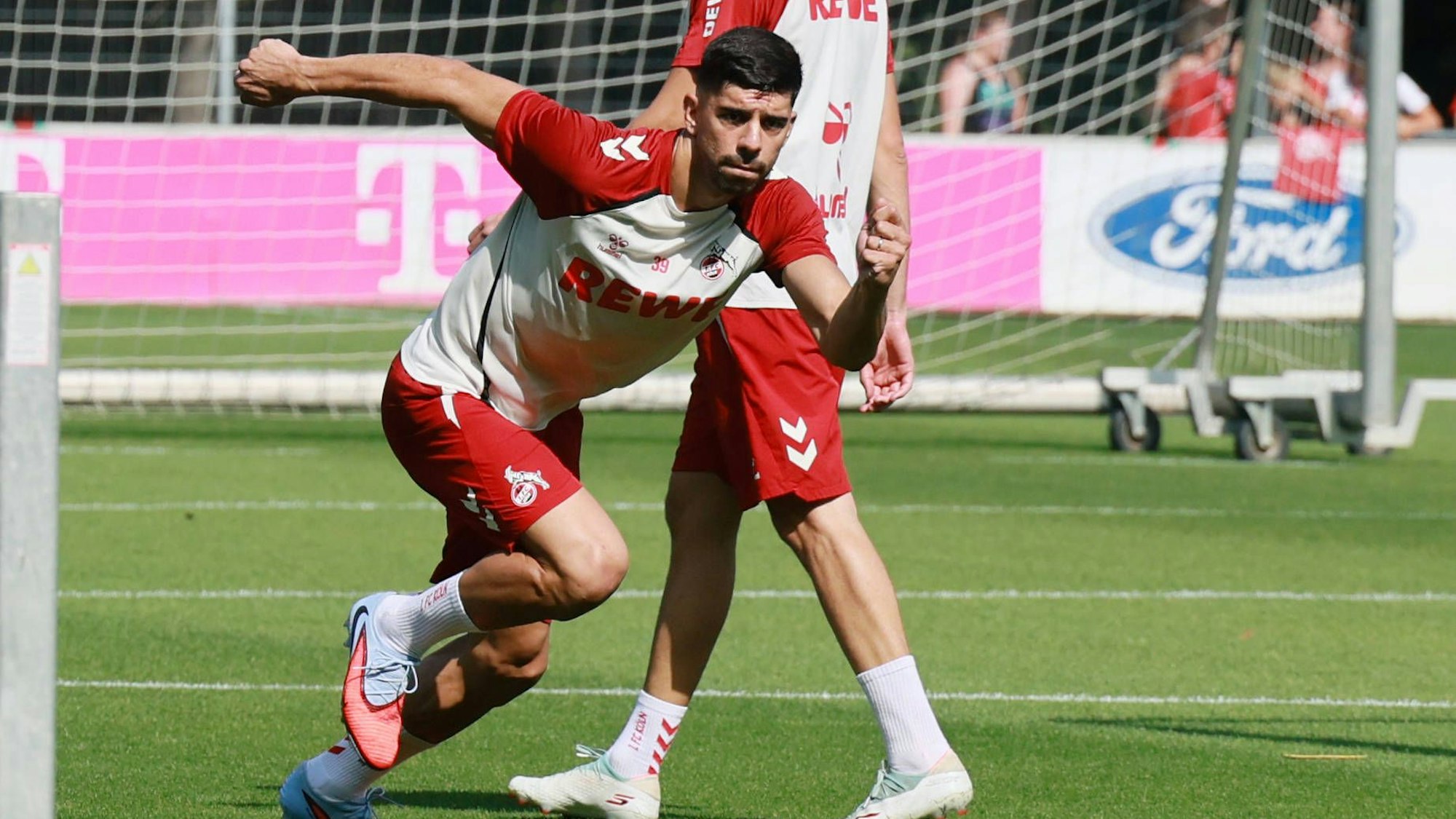 Auf dem Sprung in den ersten Spieltagskader des 1. FC Köln: Neuzugang Cenk Özkacar.