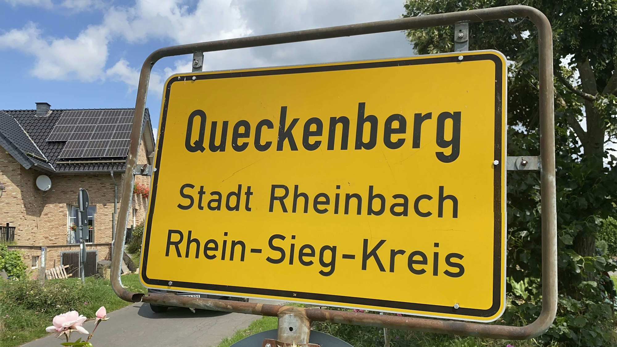 Willkommen in Queckenberg: In dem Rheinbacher Höhenort wohnen zurzeit 786 Einwohner (30.06.2025), das sind rund 40 weniger als noch vor zehn Jahren.
