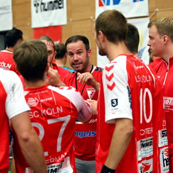 Handball
SC Longerich - Krefeld
mitte: TR: Chris Stark (Longerich)
Foto: Uli Herhaus