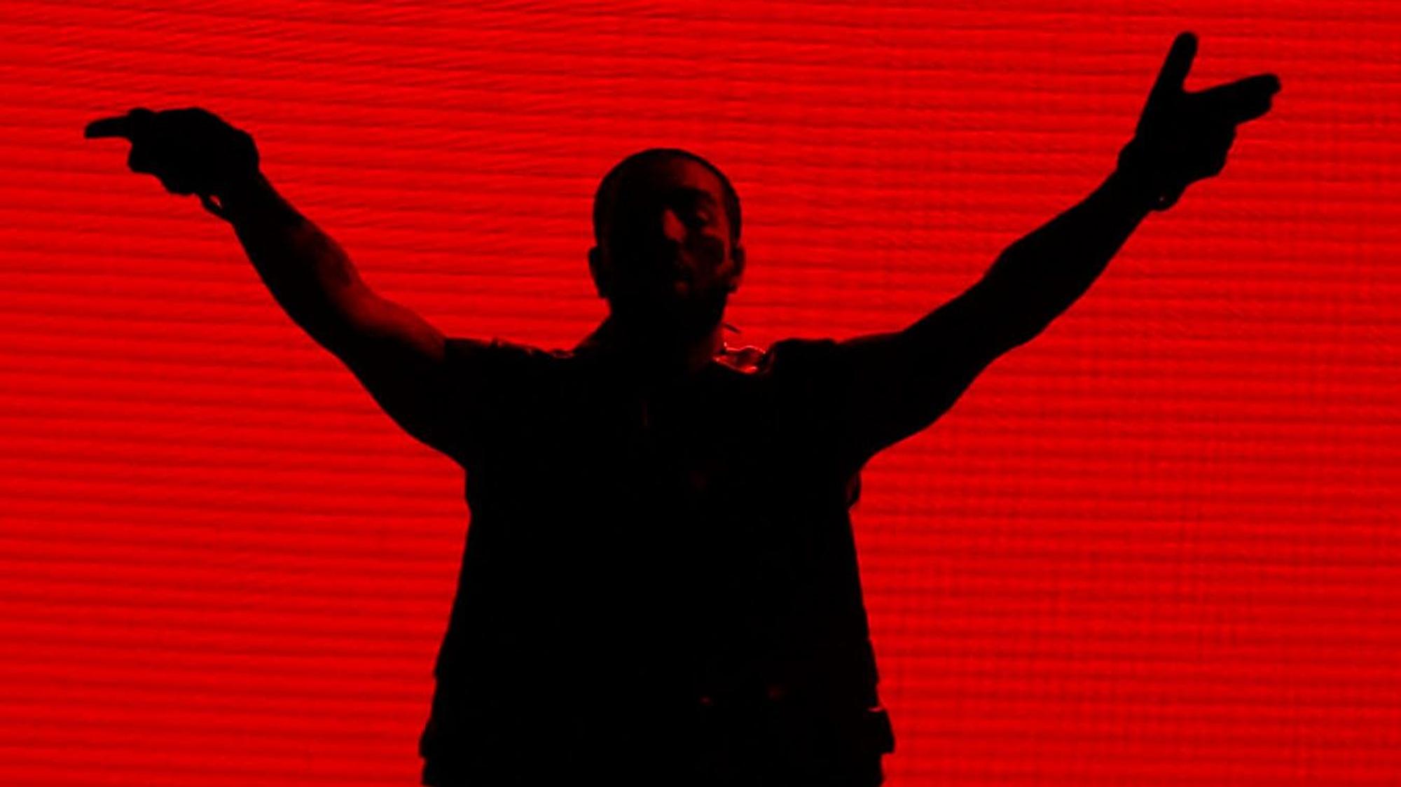 Drake interagiert mit dem Publikum. (Archivbild)