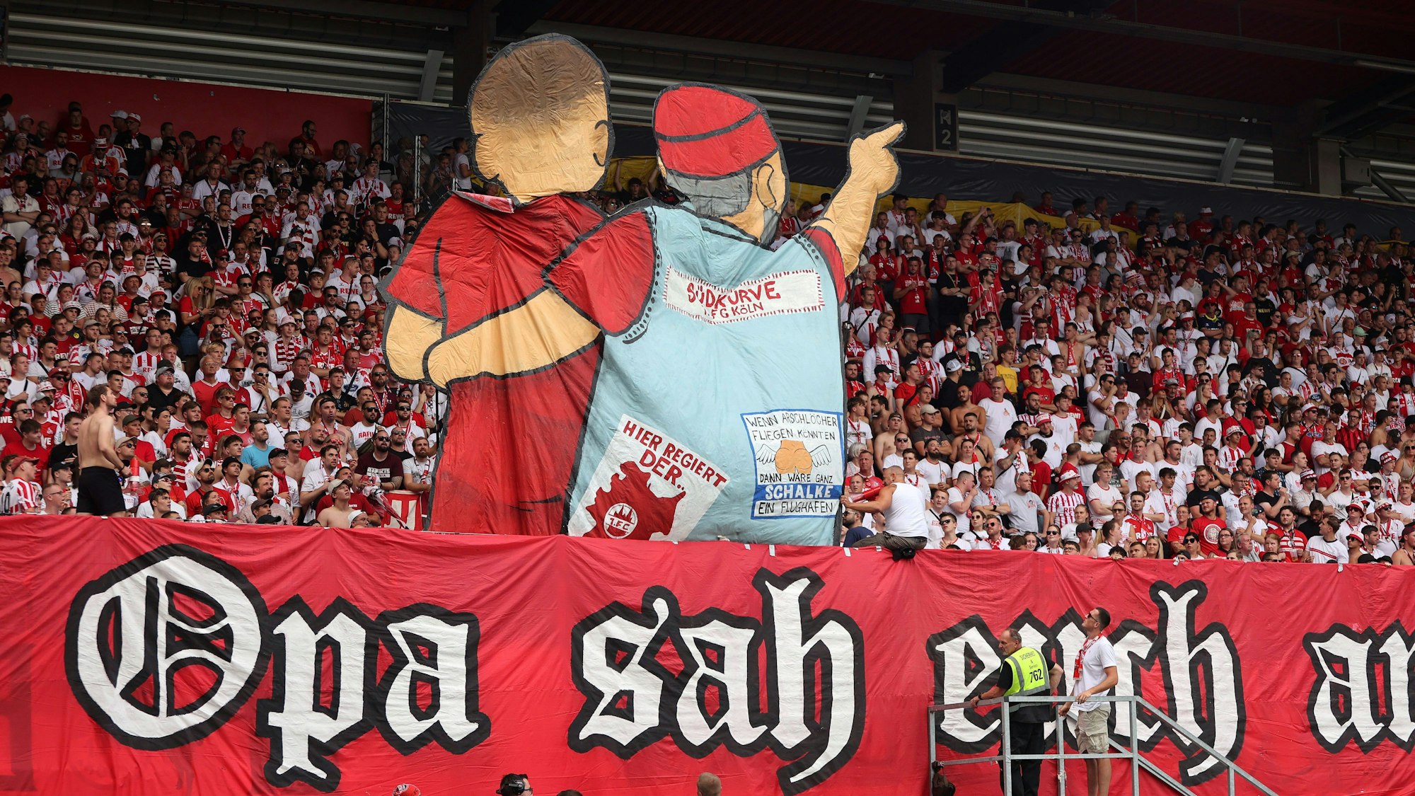 Fans , DFB Pokal , Jahn Regensburg - 1. FC Köln , Fußball , in den Jahn Stadion , in Regensburg , Bayern , Deutschland. August 17, 2025 . Photo by: Davide Elias / Ipa Photo Pressefoto DENL Copyright: xDavidexEliasx
