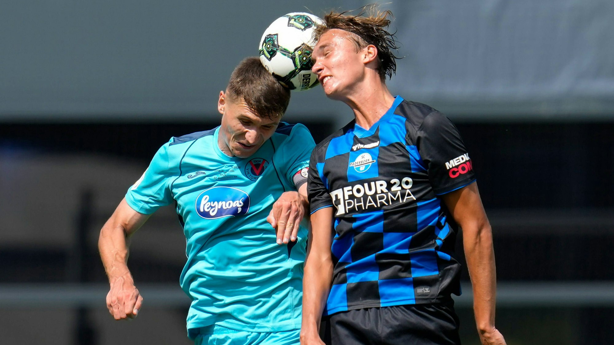 Christoph Greger FC Viktoria Koeln, 15 gegen Luis Engelns SC Paderborn 07, 6 GER, FC Viktoria Koeln vs SC Paderborn 07, Fussball, DFB-Pokal, 1. Runde, Saison 2025/2026, 17.08.2025 DFL REGULATIONS PROHIBIT ANY USE OF PHOTOGRAPHS AS IMAGE SEQUENCES AND/OR QUASI-VIDEO GER, FC Viktoria Koeln vs SC Paderborn 07, Fussball, DFB-Pokal, 1. Runde, Saison 2025/2026, 17.08.2025 Koeln *** Christoph Greger FC Viktoria Koeln, 15 vs Luis Engelns SC Paderborn 07, 6 GER, FC Viktoria Koeln vs SC Paderborn 07, Football, DFB Pokal, 1 Round, Season 2025 2026, 17 08 2025 DFL REGULATIONS PROHIBIT ANY USE OF PHOTOGRAPHS AS IMAGE SEQUENCES AND OR QUASI VIDEO GER, FC Viktoria Koeln vs SC Paderborn 07, Football, DFB Pokal, 1 Round, Season 2025 2026, 17 08 2025 Koeln Copyright: xEibner-Pressefoto/ScottxColemanx EP_SCN