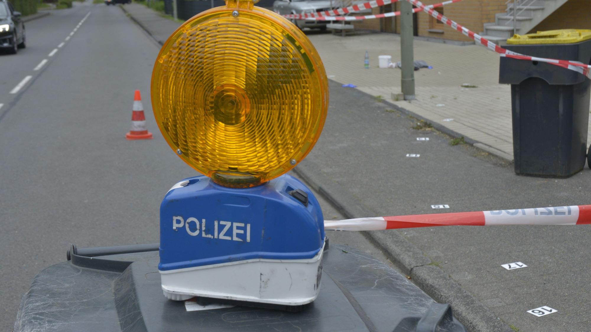Die Polizei hatte den Tatort für die Spurensicherung abgesperrt.