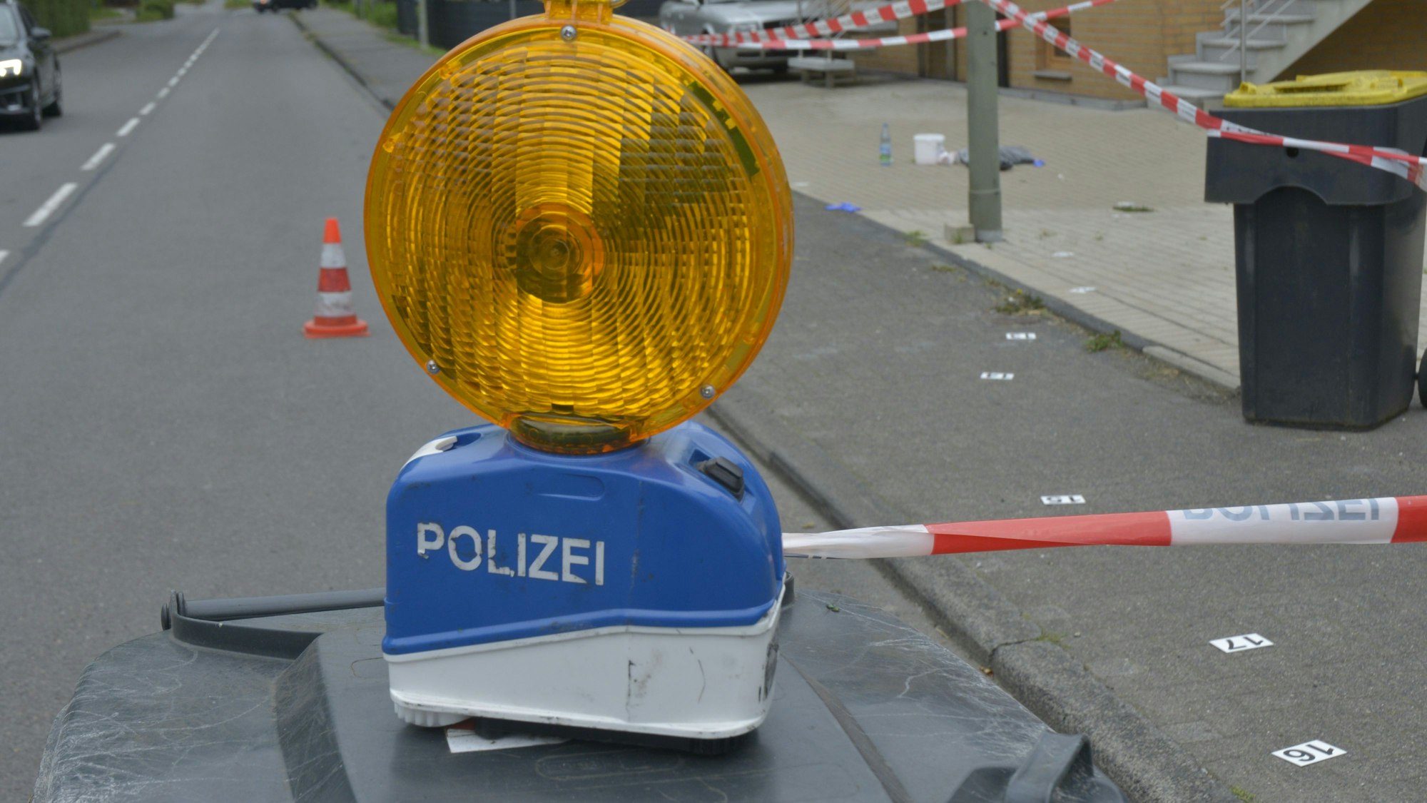 Die Polizei hatte den Tatort für die Spurensicherung abgesperrt.