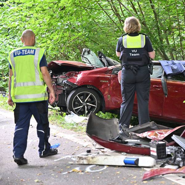 Dürscheid. Sültalstarße. Verkehrsunfall mit 4 toten Jugendlichen