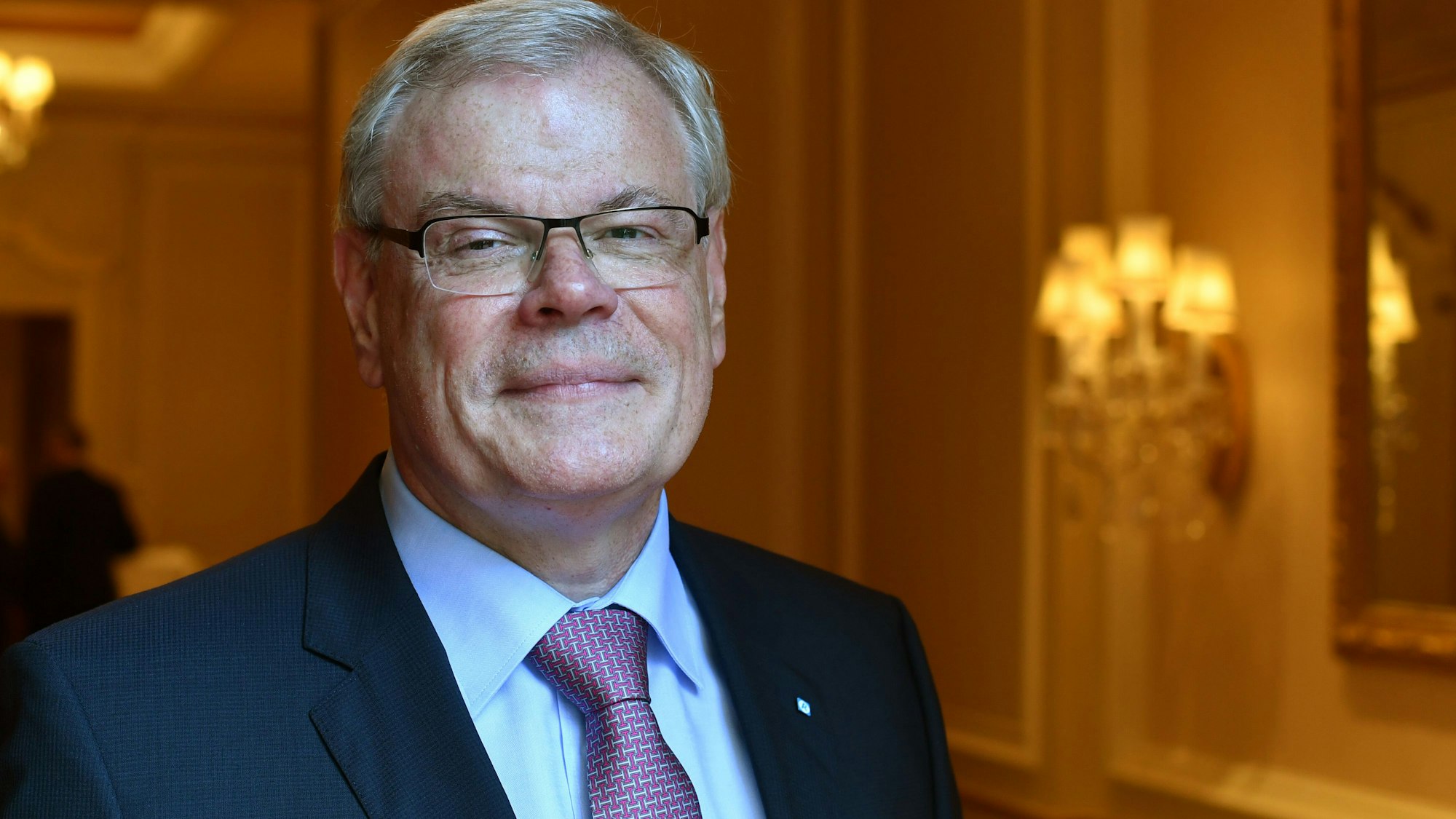 Lesen gewährt Teilhabe: Davon ist Helmut Heinen, hier bei seiner Verabschiedung als BDZV-Präsident 2016 in Berlin, überzeugt.