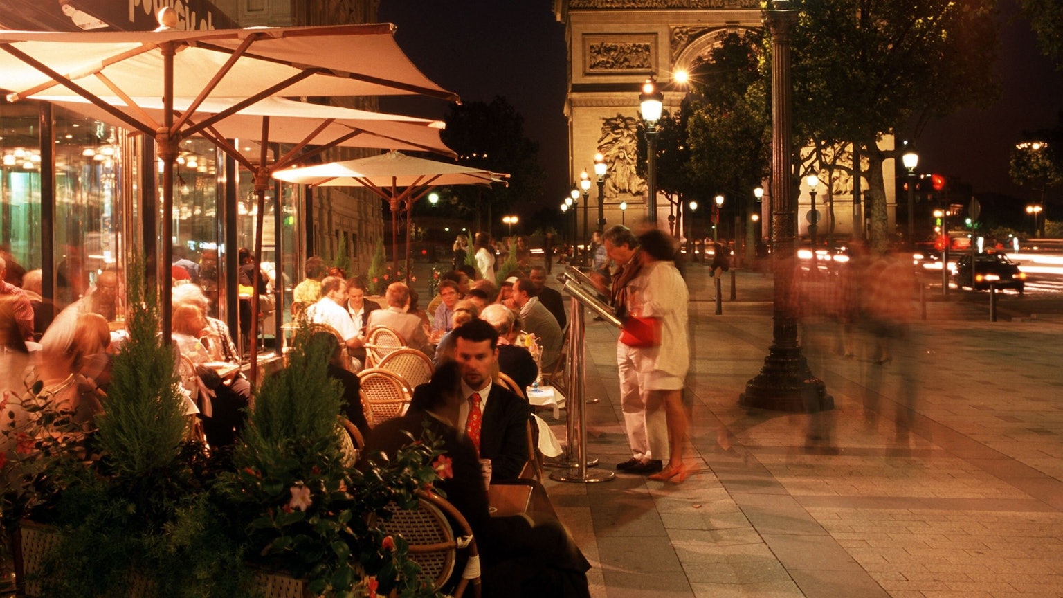 Paris - ein Restaurant auf den Champs Elysees