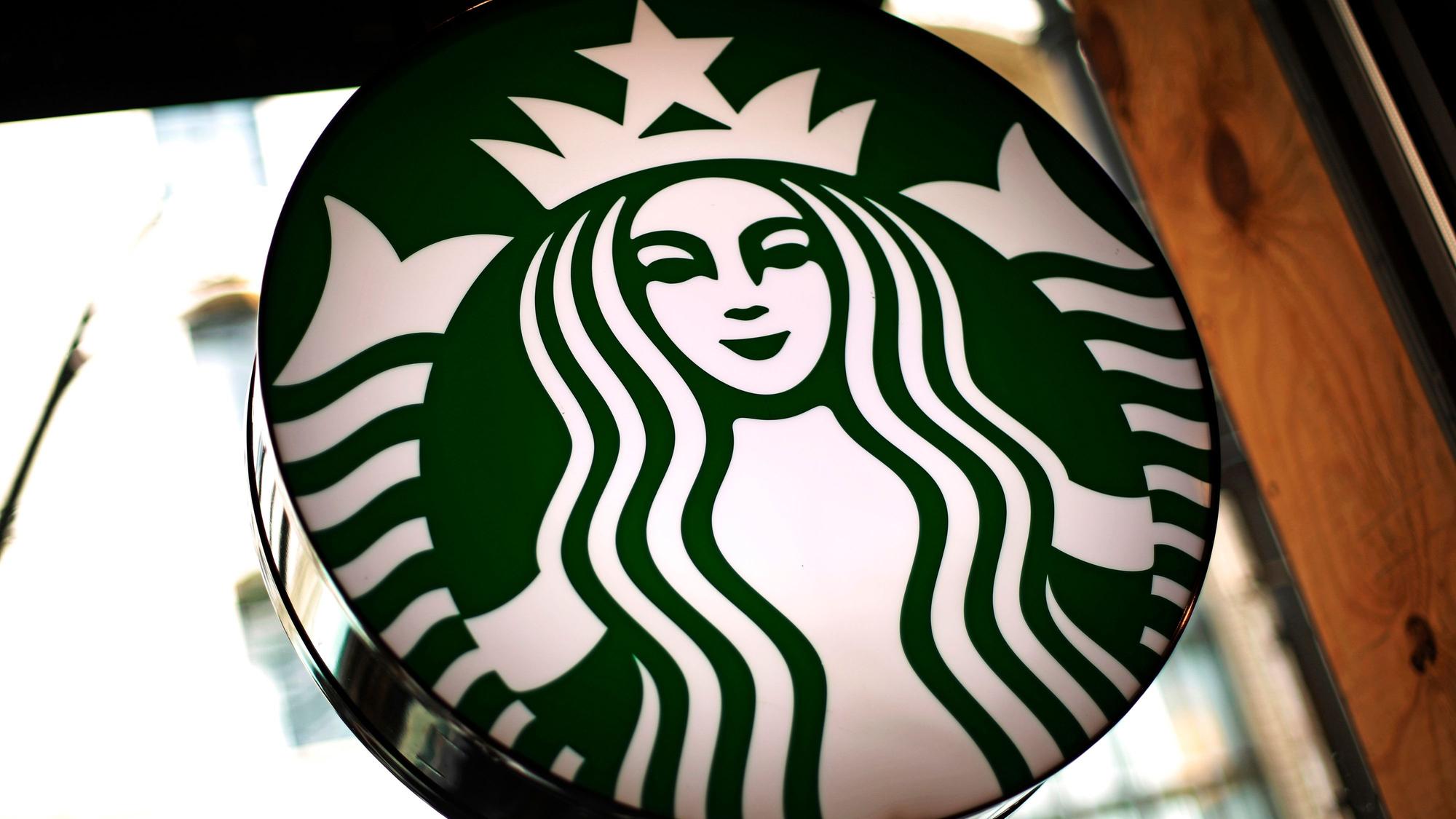 In Köln gibt es bereits mehrere Starbucks-Standorte – unter anderem am Hauptbahnhof und am Neumarkt.