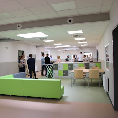 Der neue Erweiterungsbau für die Fritz-Bauer-Gesamtschule in Sankt Augustin-Menden wurde eingeweiht.