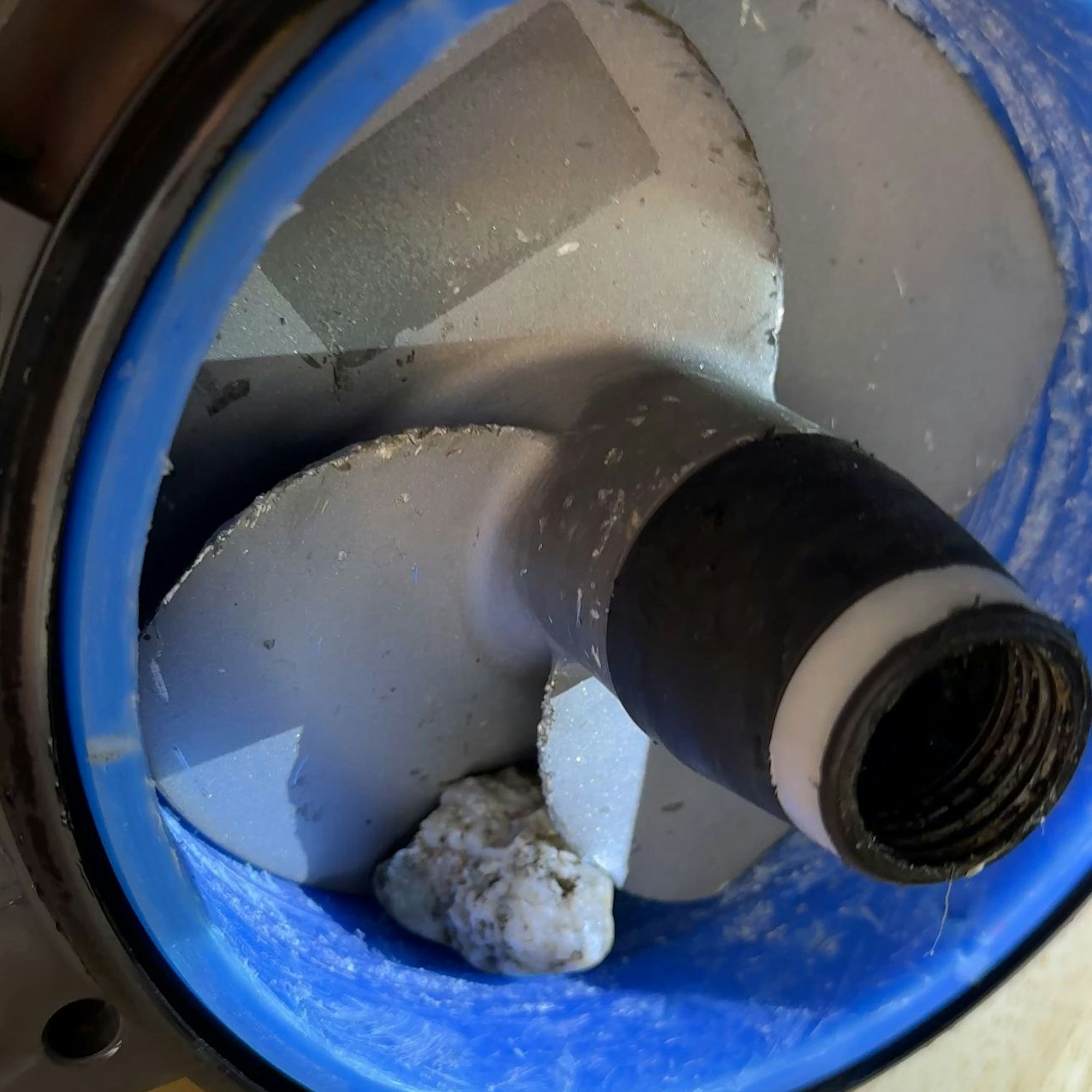 Ein Stein beschädigte die Jetskiturbine.