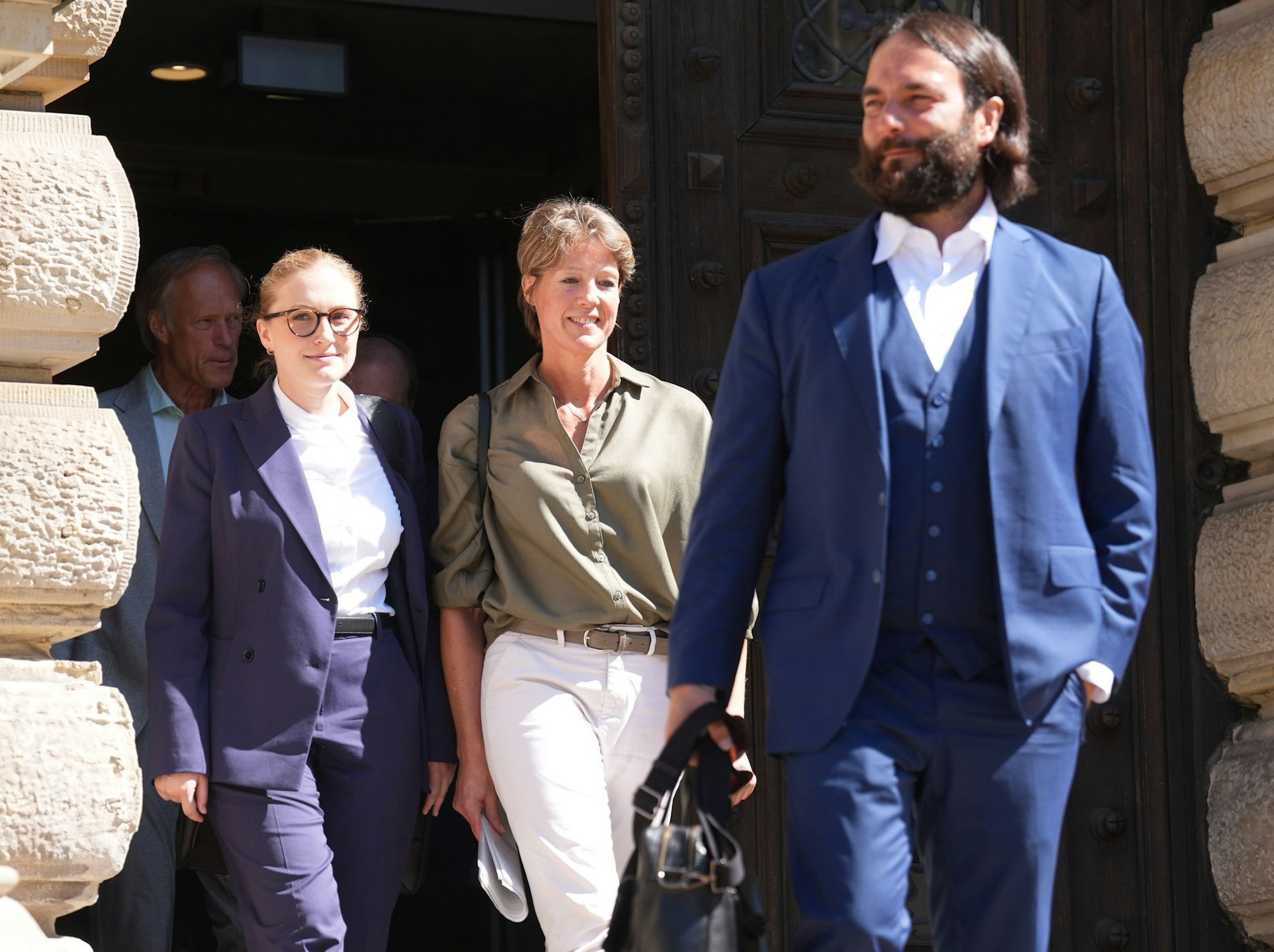 Nach stundenlanger Befragung verlässt Christina Block das Gerichtsgebäude.