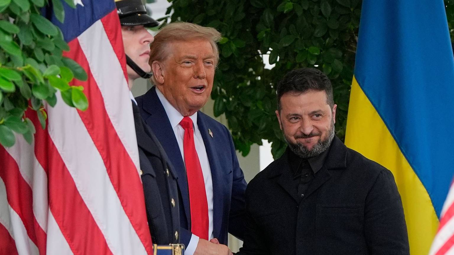 Washington: US-Präsident Donald Trump (l) begrüßt Wolodymyr Selenskyj, Präsident der Ukraine, bei seiner Ankunft im Weißen Haus.