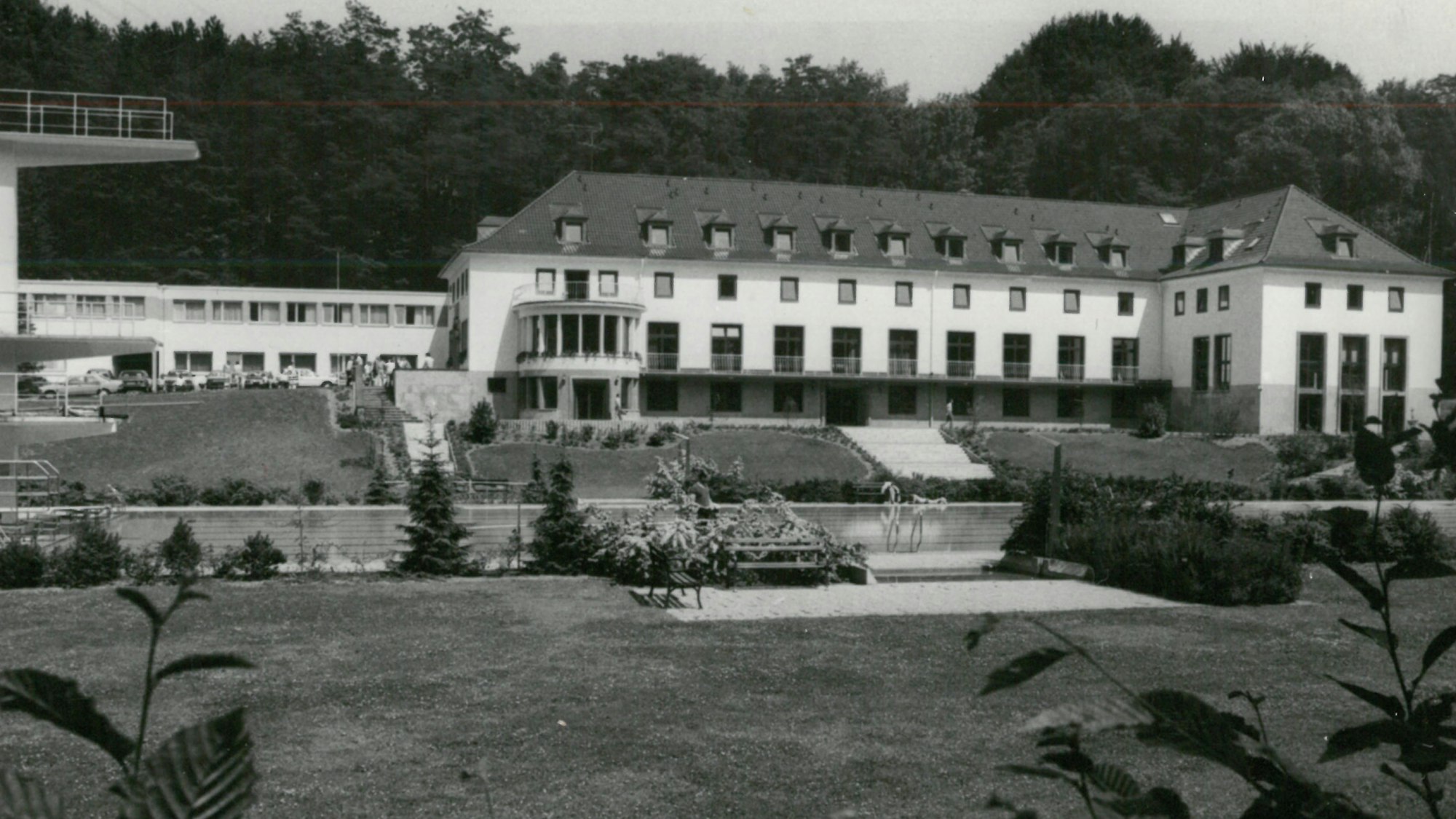 Die Anfänge der Sportschule Hennef, die vor 75 Jahren eingeweiht worden ist.
