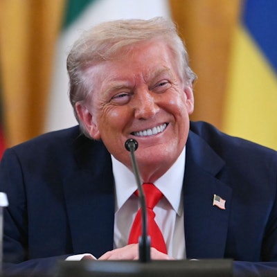 US-Präsident Donald Trump beim Gipfeltreffen mit europäischen Staatschefs im Weißen Haus. (Archivbild)