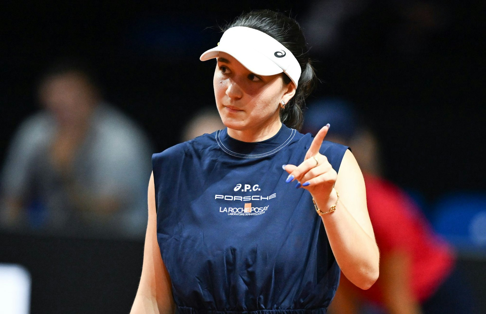 Tennisspielerin Eva Lys muss vor den US Open auf ihren Körper achten - und zieht in Cleveland nach einem Sieg zurück.